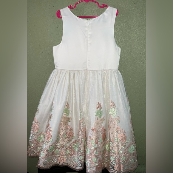 American Princess, size 10 little girl’s off white and peach dress - Picture 3 of 8